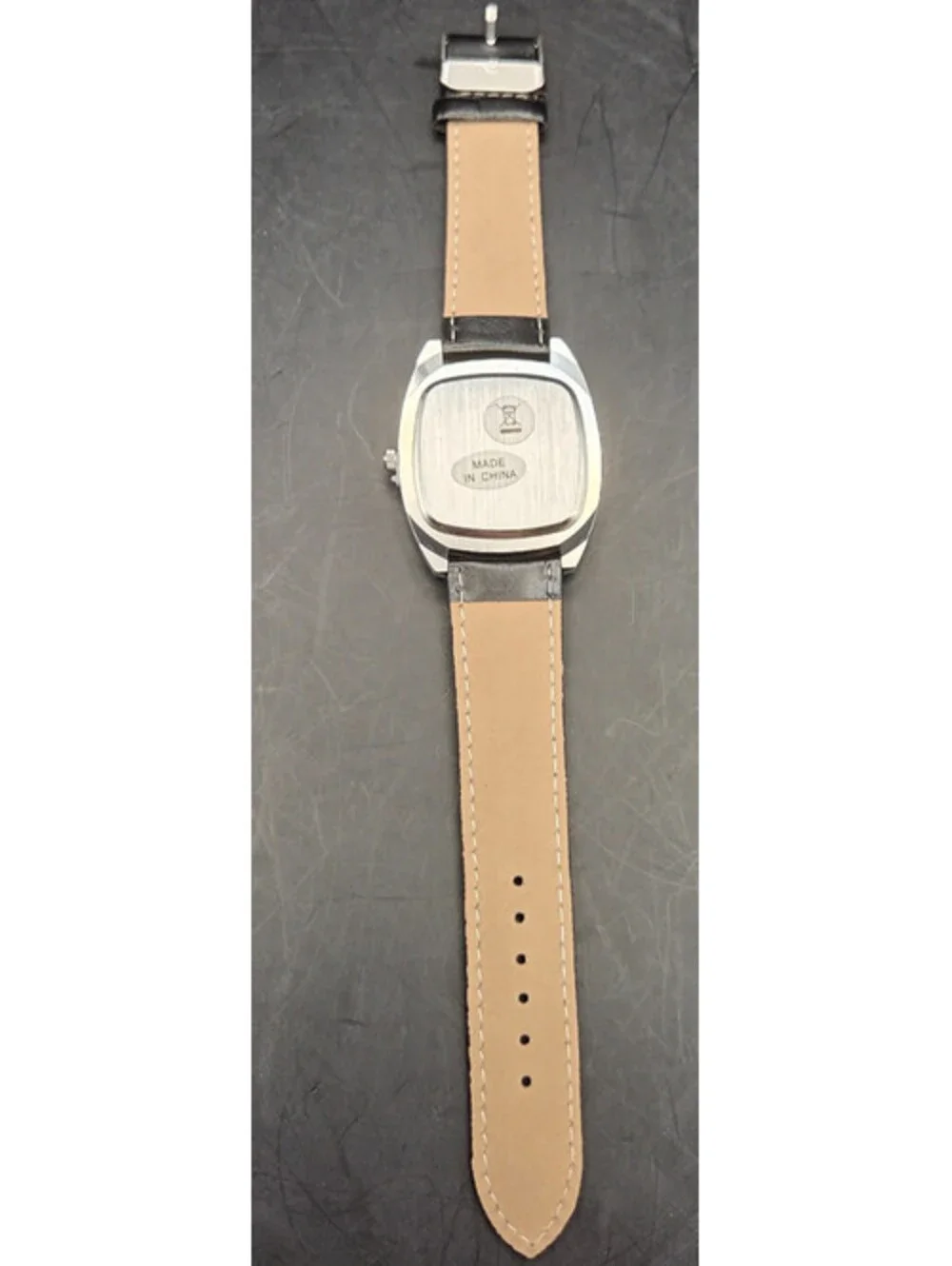 EIGER Wrist Watch Mens Analog Quartz White Dial Leather Strap Typ B272 NEW